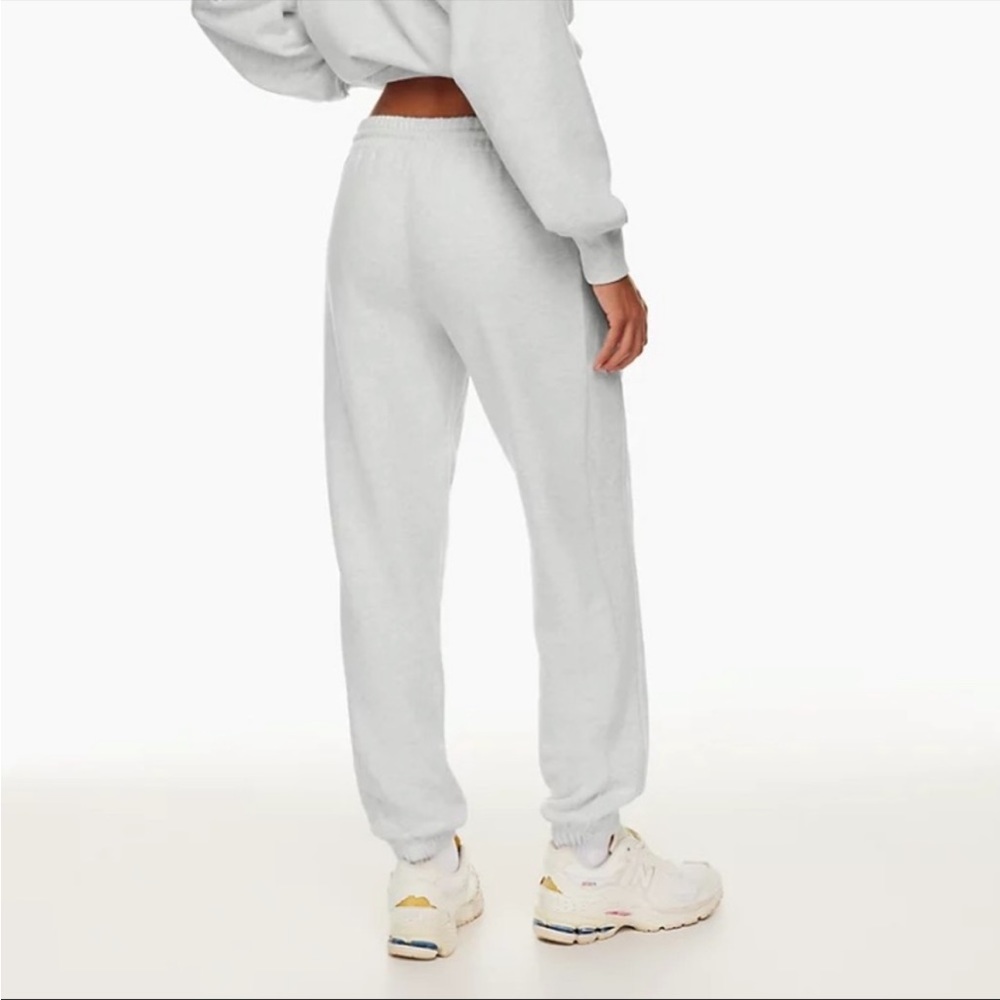 Aritzia tna airy fleece sweatpants